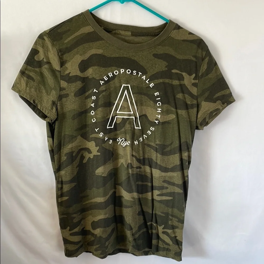 Aeropostale Green‎ Camouflage Short Sleeve Tee with Graphic